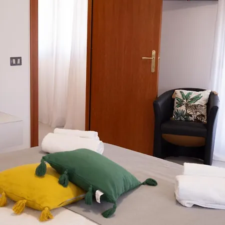 La Casa Di Teresa Konukevi Borgagne